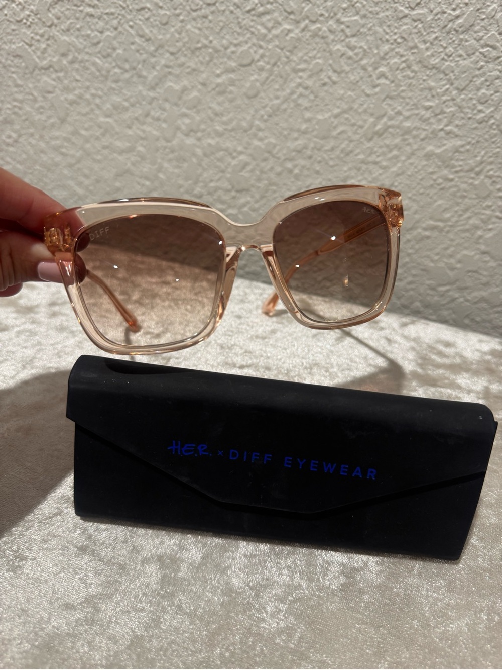 DIFF Bella Eyewear Her Oversized Square Sunglasses in Blush